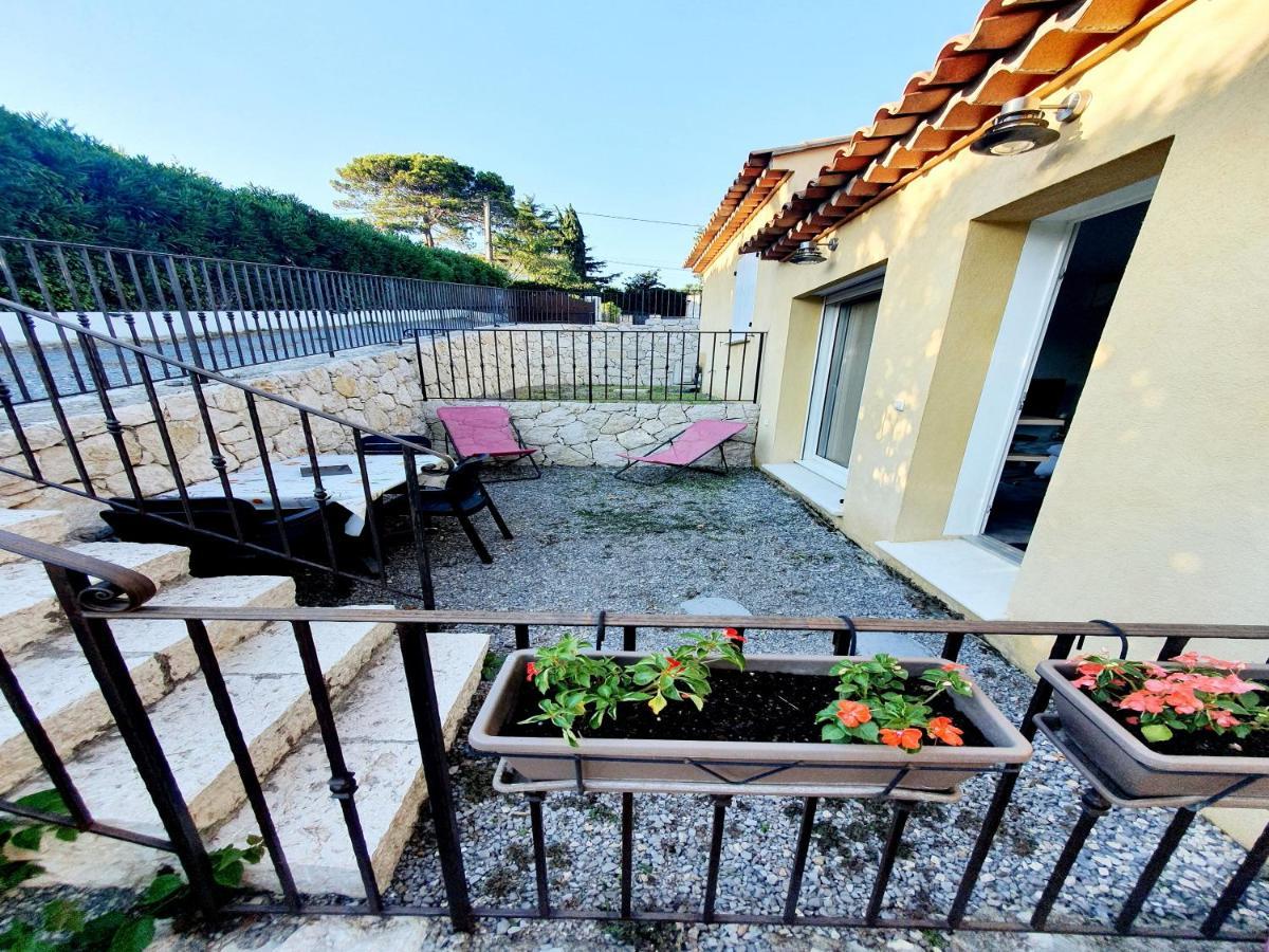 F2 Neuf Calme Climatisé Wifi Parking - 1,5 Km Appartement